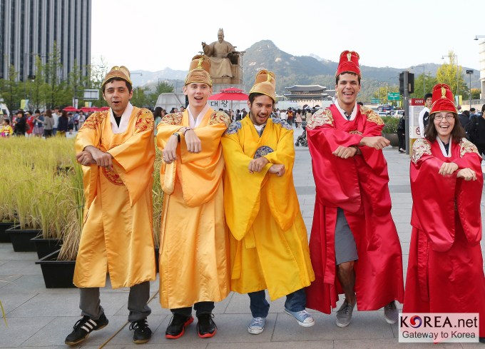 Foreigners Gangnam Style