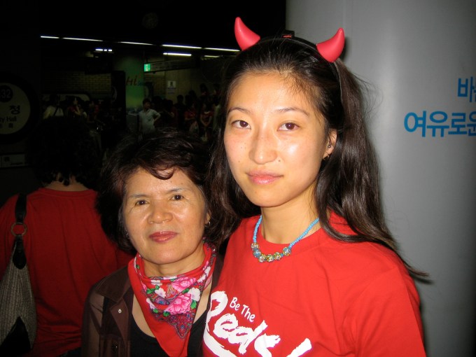korean-mother-and-daughter-red-devils