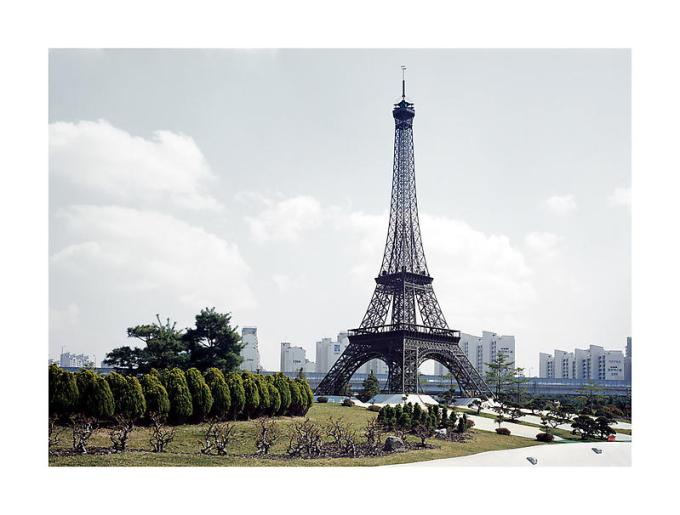 Back Seung Woo Eiffel Tower