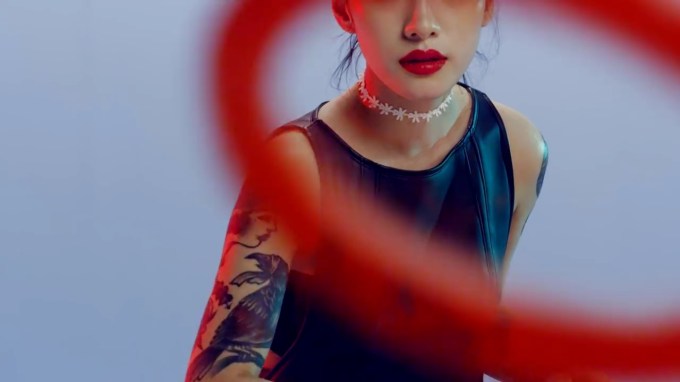 %ec%84%a0%ec%9a%b0%ec%a0%95%ec%95%84-sunwoo-jung-a-%eb%b4%84%ec%b2%98%eb%85%80-spring-girls-mv-1-02