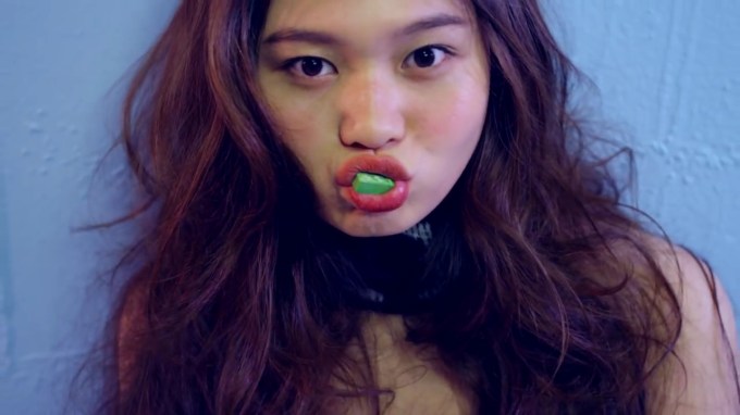 %ec%84%a0%ec%9a%b0%ec%a0%95%ec%95%84-sunwoo-jung-a-%eb%b4%84%ec%b2%98%eb%85%80-spring-girls-mv-2-05